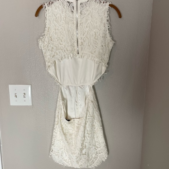 Alexis White Lace Open Back Romper Small - Picture 10 of 10